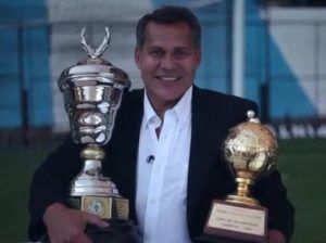 Rubén Paz, ídolo de Racing, respaldó fuerte a Arias