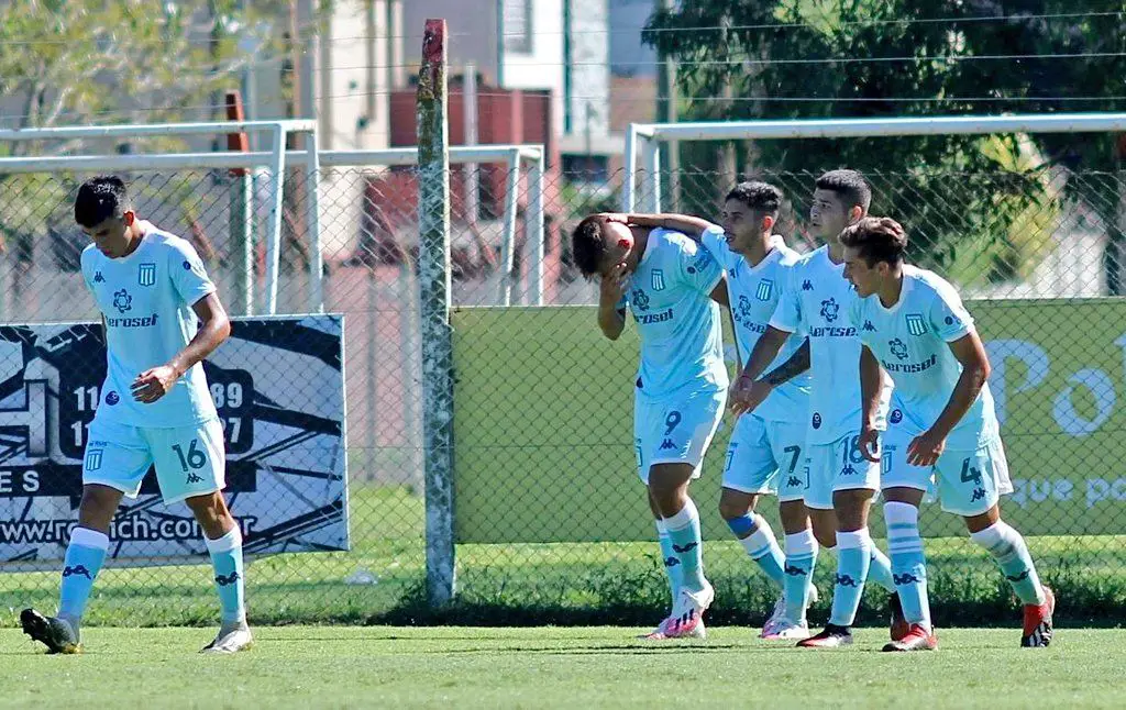 Es El Momento De Los Pibes En Racing Racing De Alma