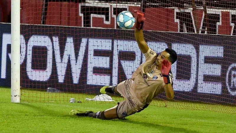 De Olivera figura en Platense que enfrentará a Racing