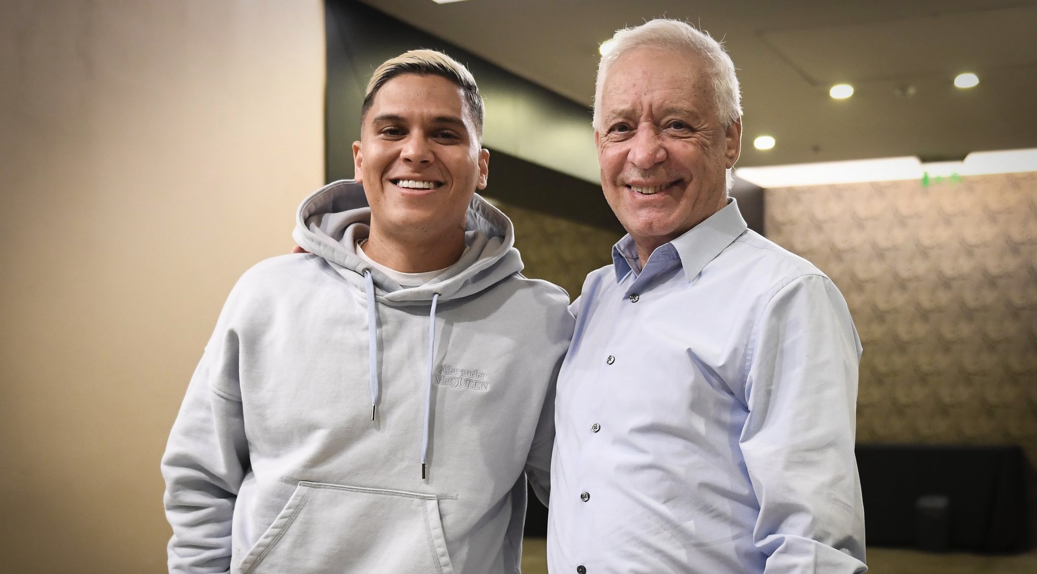 Presentación De Juanfer Quintero Como Refuerzo En Racing - Racing De Alma