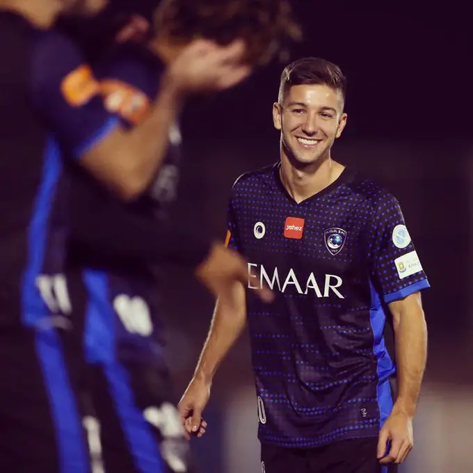 Racing Luciano Vietto refuerzo