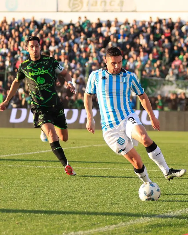 uno x uno de Racing con Sarmiento