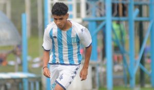 Tres victorias por goleada en Racing ante Riestra