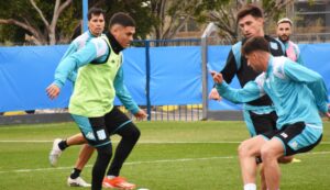 Juanfer Quintero sería titular en Racing ante Huachipato