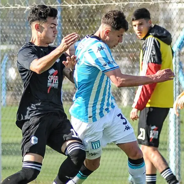 Racing no pudo con Riestra en un partido flojo