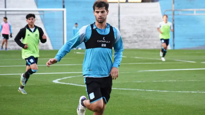 Santiago Sosa en Racing con Corinthians