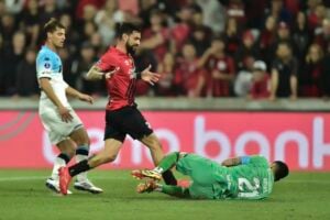 uno x uno de Racing con Paranaense