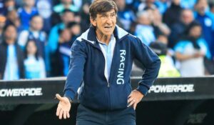 Las dudas de Costas en la formación de Racing