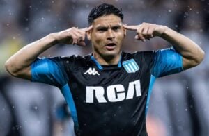 Salas: un golazo y un pedido a los hinchas de Racing