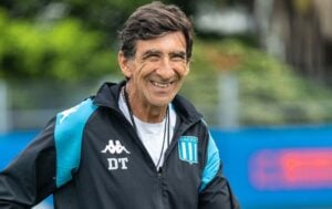 Costas habló de los pedidos que recibe para la final de Racing