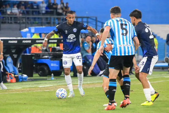 uno x uno de Racing con Independiente Rivadavia