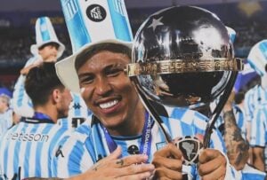 ¿Roger Martínez llega a Racing contra Estudiantes?