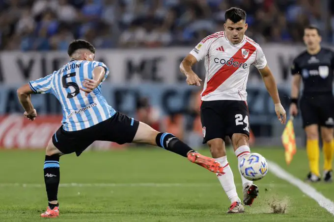 Racing llegó a Navidad ganándole a River.