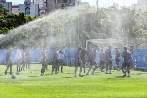 Costas puso en duda a dos titulares clave de Racing vs. Boca