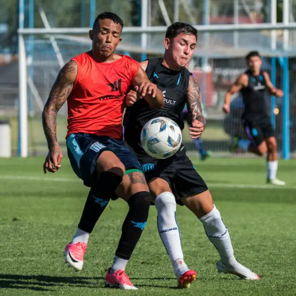 Doblete de Matías Acevedo en una goleada de Racing