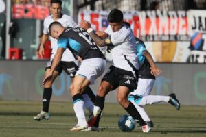 Está el campeón: Racing le ganó bien a Colo Colo