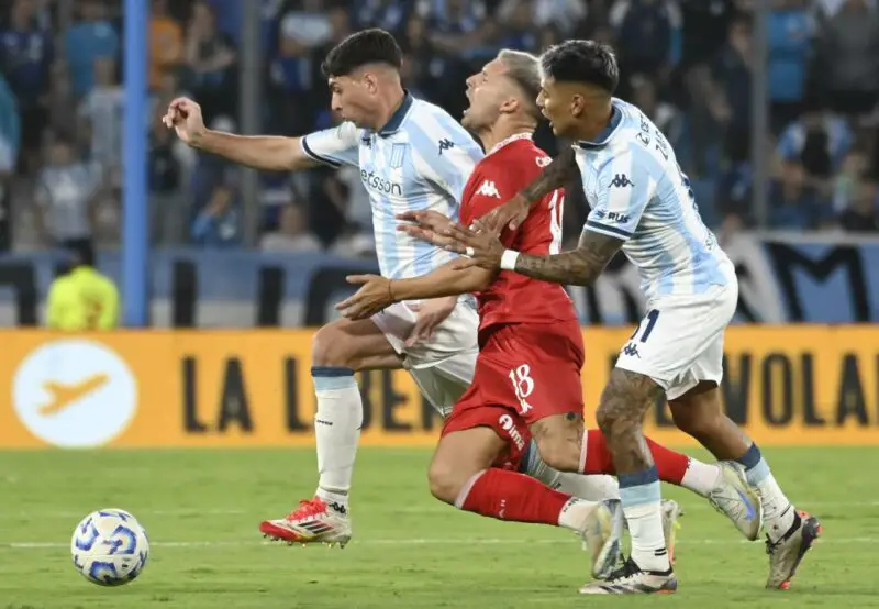 Uno x uno de Racing con Huracán 