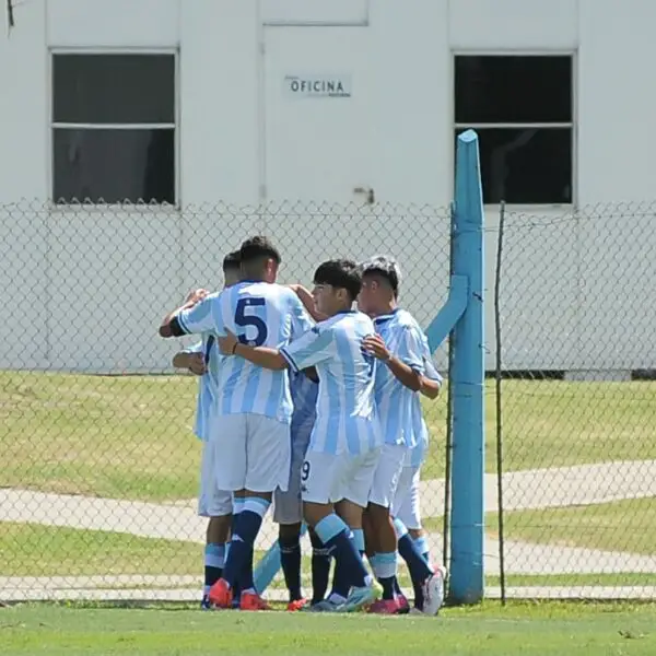 Los pibes de la Séptima de Racing debutaron con un doblete