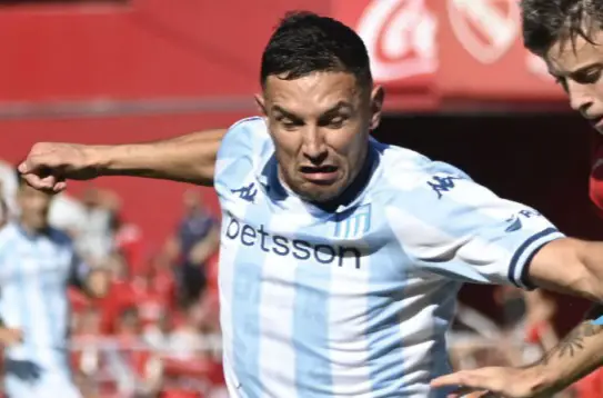 Maravilla Martínez jugó para Racing con una lesión.