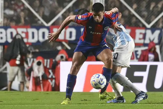 uno x uno de Racing con San Lorenzo