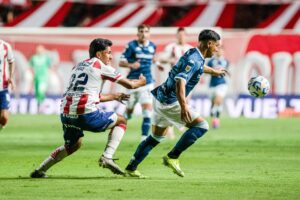 Racing le ganó a Unión con un milagro de Maravilla